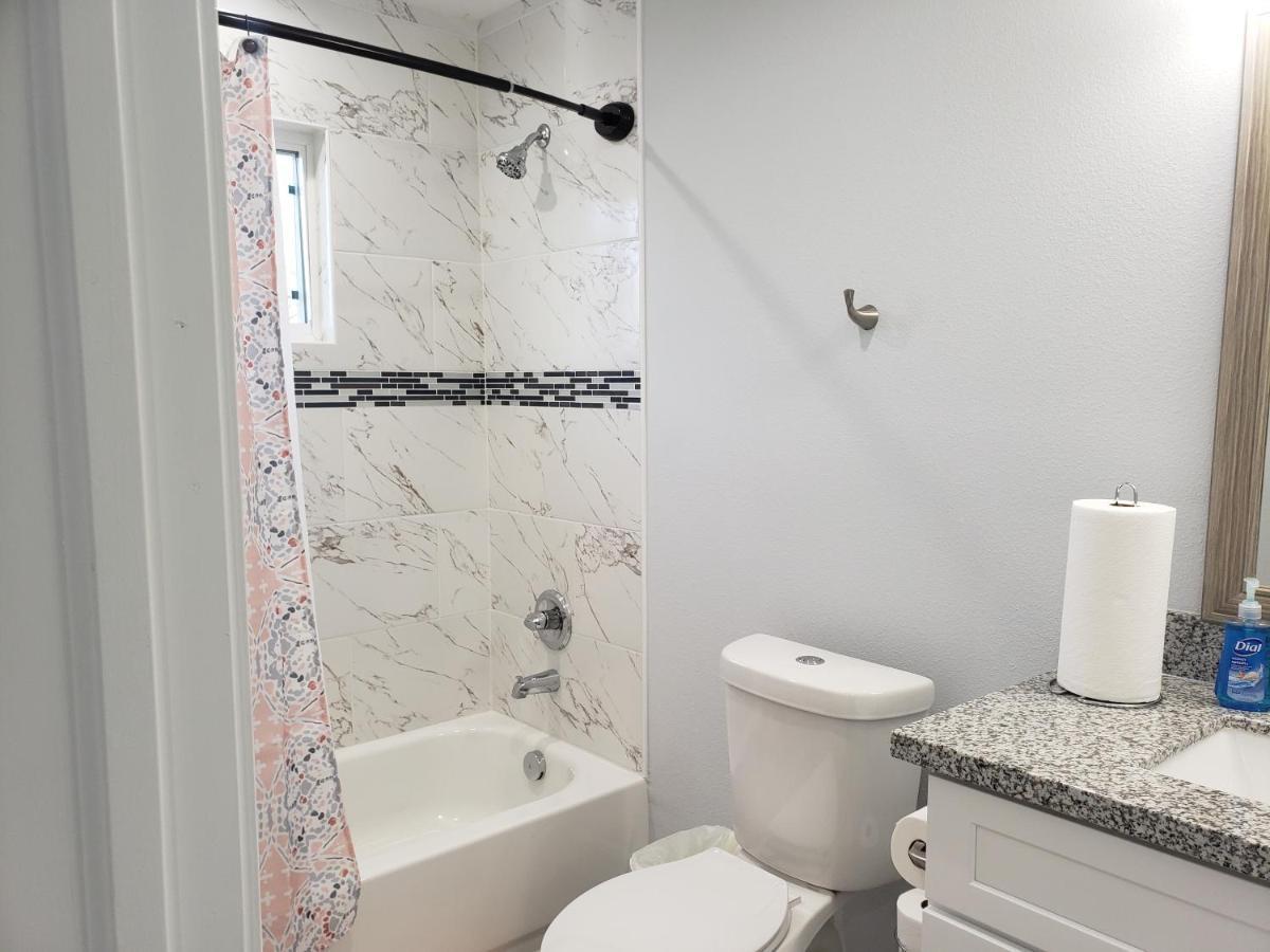 Home Away From Home Unit B Houston Exterior photo